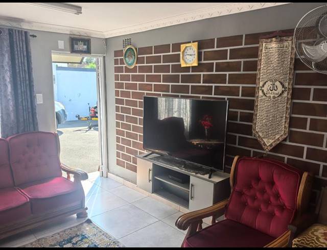 1 BEDROOM PROPERTY TO RENT IN RESERVOIR HILLS